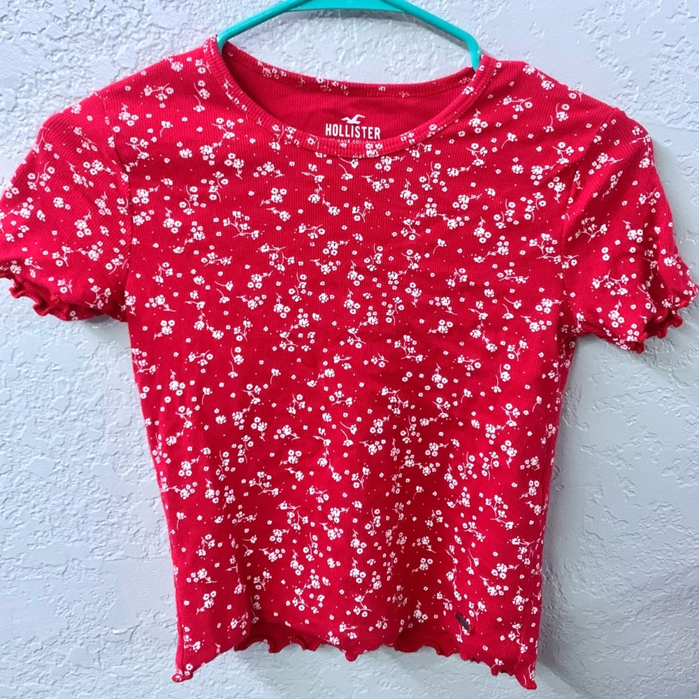 Hollister top